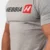 Grå